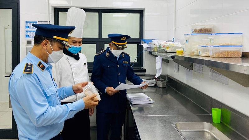 Quy trình đăng ký vệ sinh an toàn thực phẩm mới nhất 2025 6 co-quan-nao-duoc-quyen-kiem-tra-an-toan-thuc-pham
